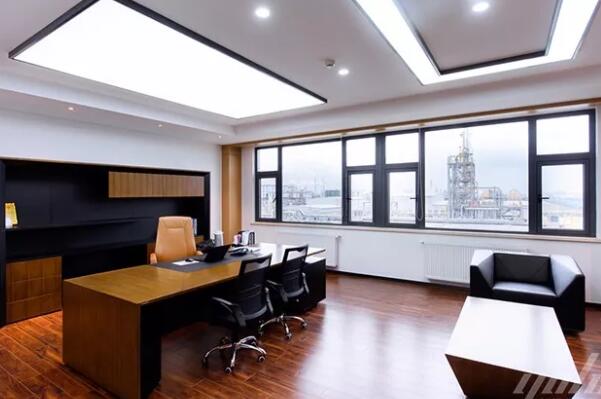 青島軟件開發(fā)公司125平方米辦公室簡(jiǎn)美風(fēng)格裝修效果圖